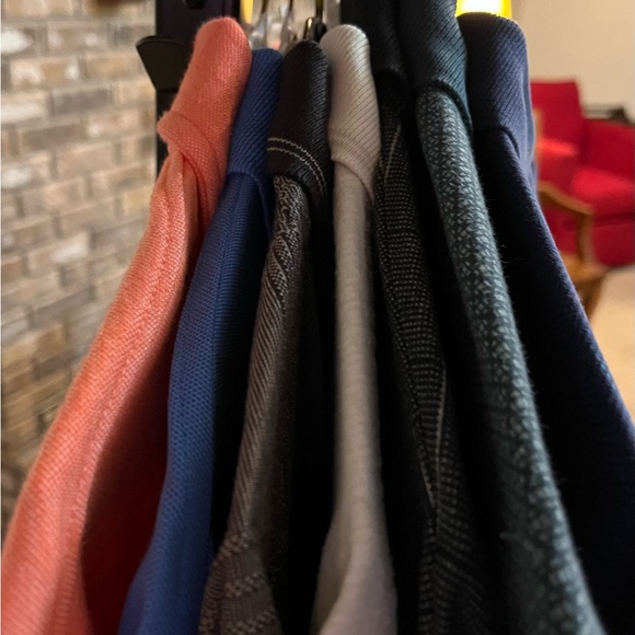 Van Heusen, Gant, Chaps, Izod, Arrow, St. John’s Polo Shirts - (7) Shirts - Picture 2 of 16